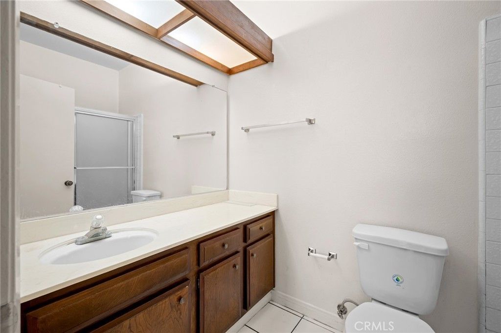 Image 27 of property listing at 1305 N Columbus Avenue 109, Glendale, CA 91202