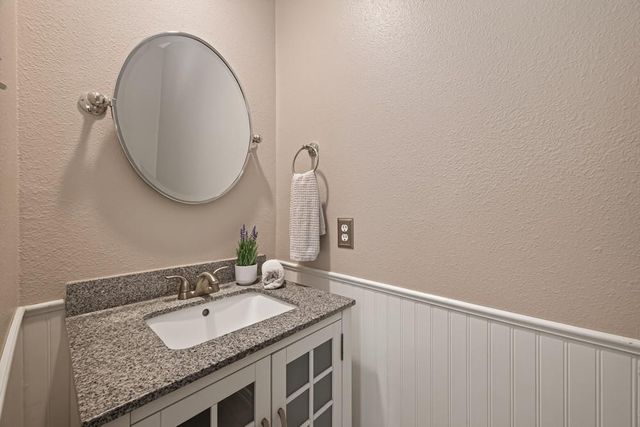 51 E Autumn Branch Circle, The Woodlands, TX 77382