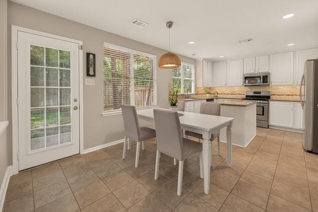 51 E Autumn Branch Circle, The Woodlands, TX 77382