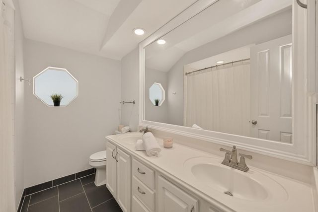 51 E Autumn Branch Circle, The Woodlands, TX 77382