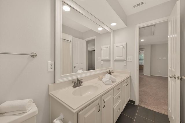 51 E Autumn Branch Circle, The Woodlands, TX 77382