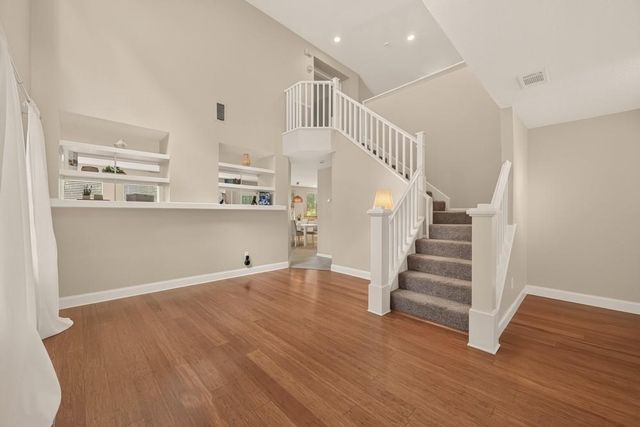 51 E Autumn Branch Circle, The Woodlands, TX 77382