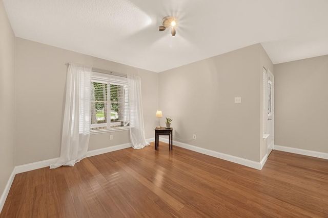 51 E Autumn Branch Circle, The Woodlands, TX 77382