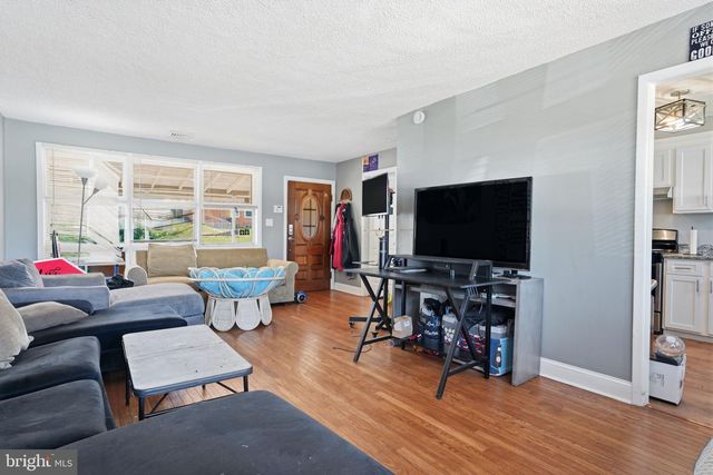 360 HOLLOWBROOK, Ewing, NJ 08638