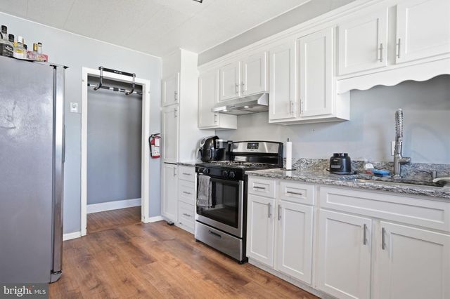 360 HOLLOWBROOK, Ewing, NJ 08638