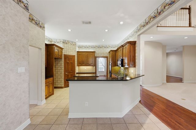 1860 Plum Creek Drive, Midlothian, TX 76065