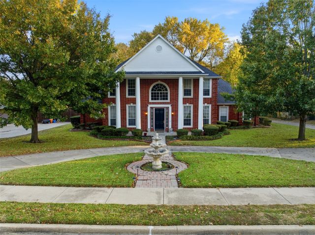 1860 Plum Creek Drive, Midlothian, TX 76065