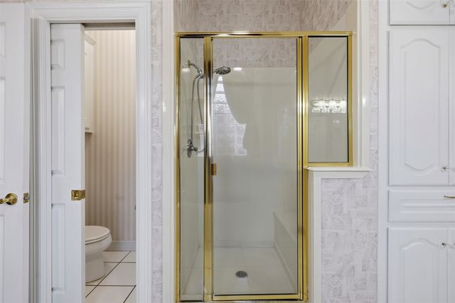 1860 Plum Creek Drive, Midlothian, TX 76065