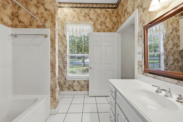 1860 Plum Creek Drive, Midlothian, TX 76065