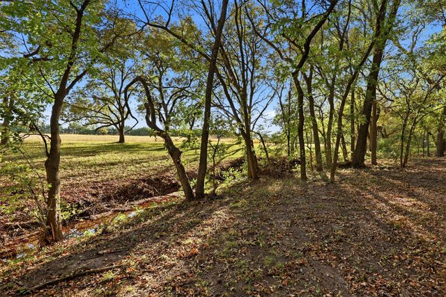 1860 Plum Creek Drive, Midlothian, TX 76065