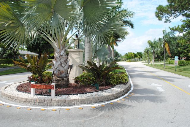 615 Laconia Circle, Greenacres, FL 33467