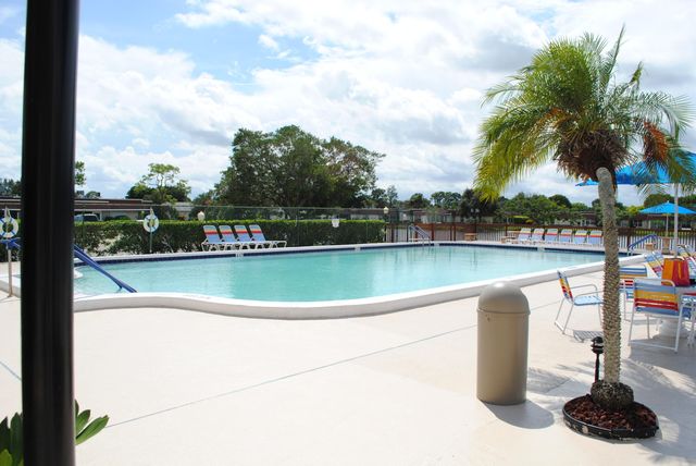 615 Laconia Circle, Greenacres, FL 33467