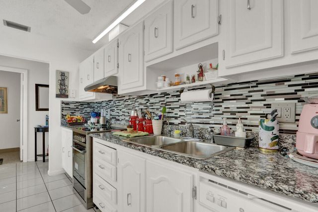 615 Laconia Circle, Greenacres, FL 33467