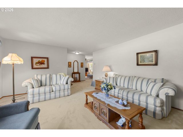 310 HATTON Ave, Eugene, OR 97404