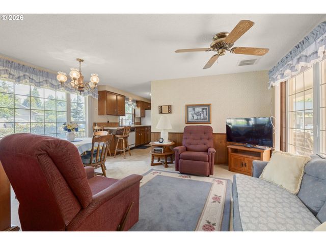 310 HATTON Ave, Eugene, OR 97404