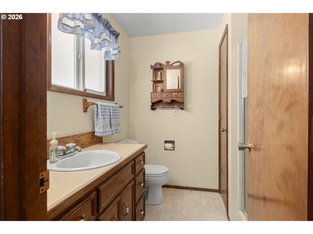 310 HATTON Ave, Eugene, OR 97404