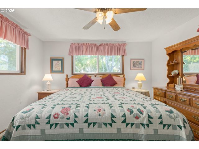 310 HATTON Ave, Eugene, OR 97404