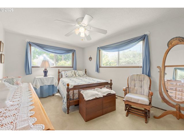 310 HATTON Ave, Eugene, OR 97404
