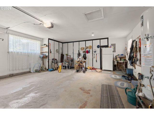 310 HATTON Ave, Eugene, OR 97404