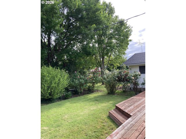 310 HATTON Ave, Eugene, OR 97404