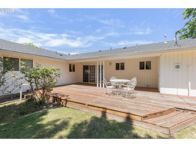 310 HATTON Ave, Eugene, OR 97404