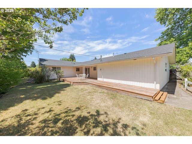 310 HATTON Ave, Eugene, OR 97404
