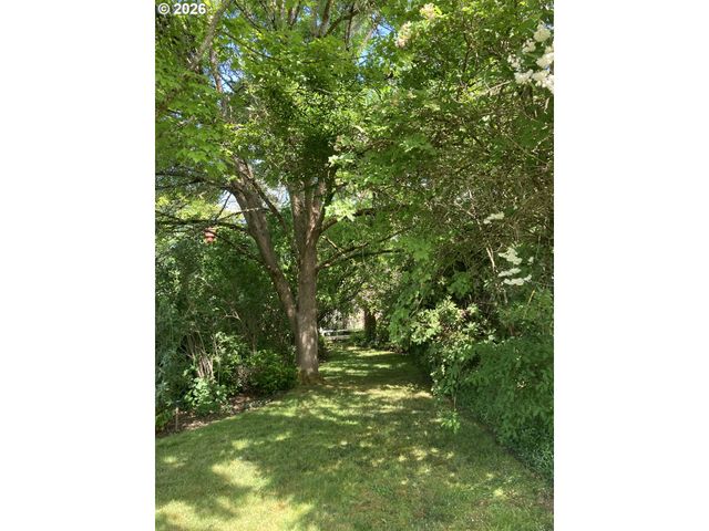 310 HATTON Ave, Eugene, OR 97404