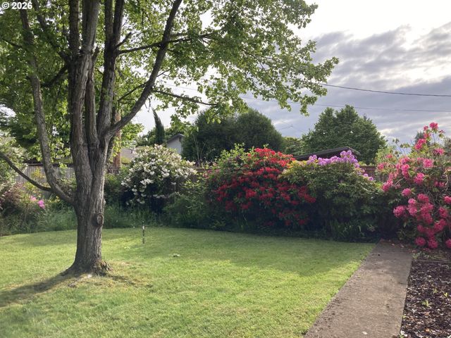 310 HATTON Ave, Eugene, OR 97404