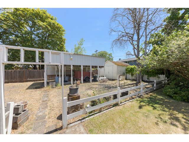 310 HATTON Ave, Eugene, OR 97404
