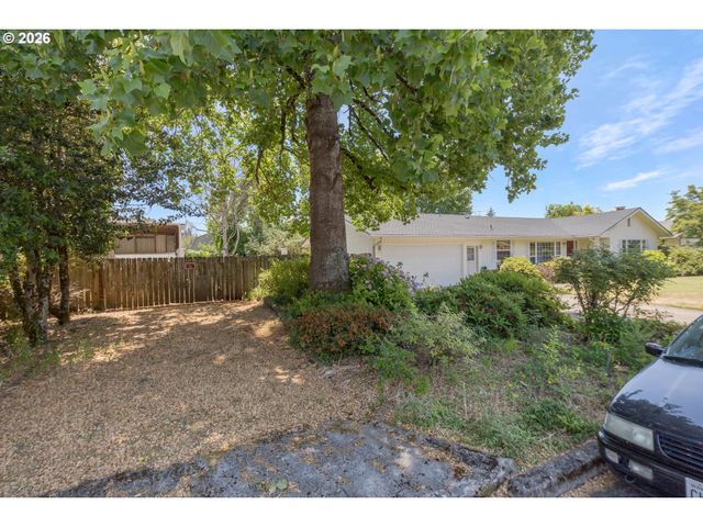 310 HATTON Ave, Eugene, OR 97404