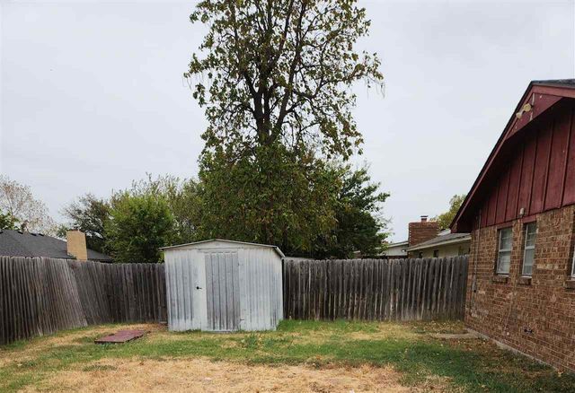 7013 NW Kingsbury Ave, Lawton, OK 73505