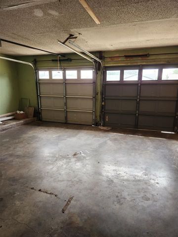 7013 NW Kingsbury Ave, Lawton, OK 73505