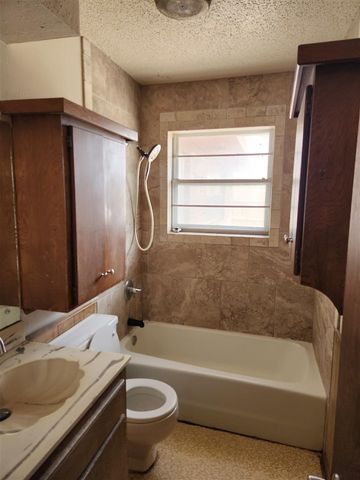 7013 NW Kingsbury Ave, Lawton, OK 73505