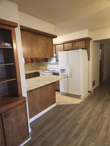 7013 NW Kingsbury Ave, Lawton, OK 73505