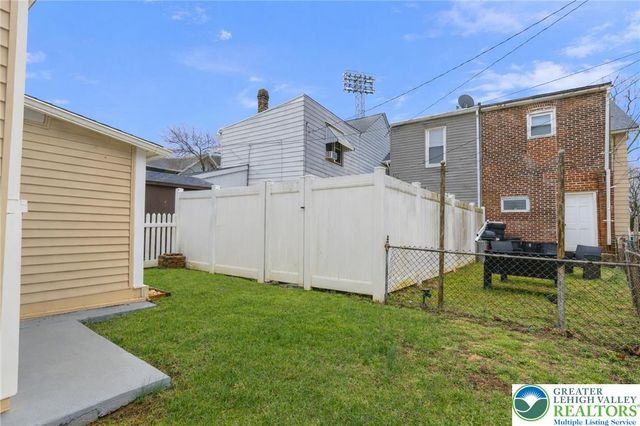 1014 Hoe Street, Allentown City, PA 18103