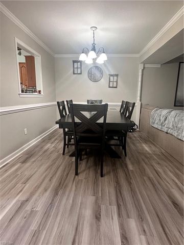 434 Wayman LN, Virginia Beach, VA 23454