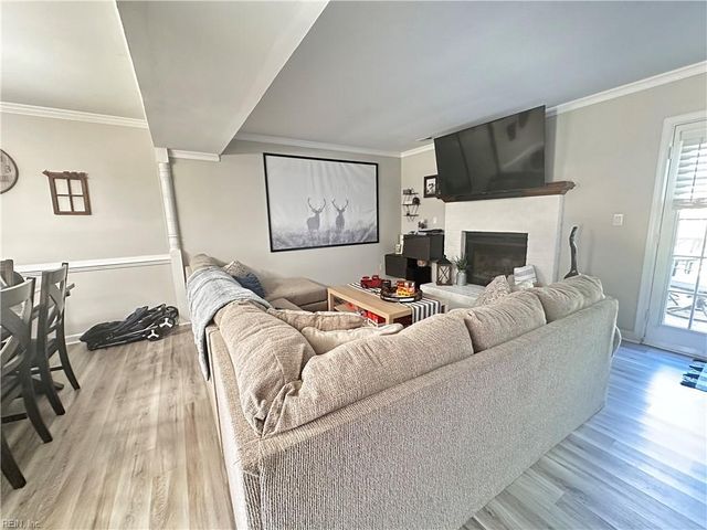 434 Wayman LN, Virginia Beach, VA 23454