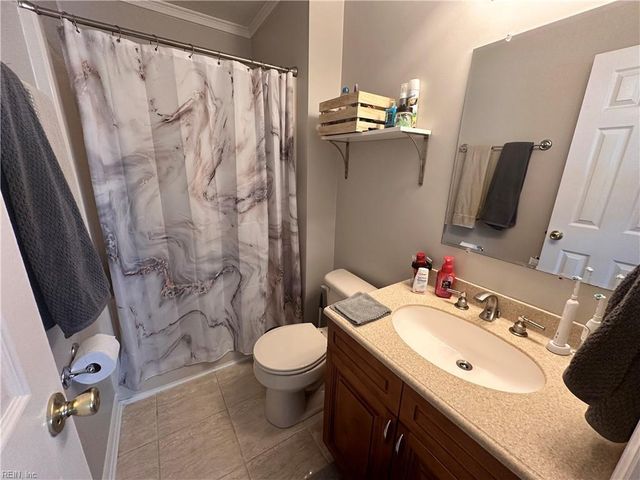 434 Wayman LN, Virginia Beach, VA 23454