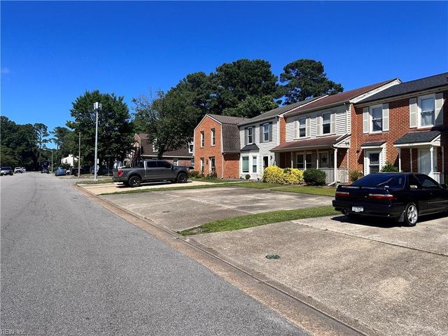 434 Wayman LN, Virginia Beach, VA 23454