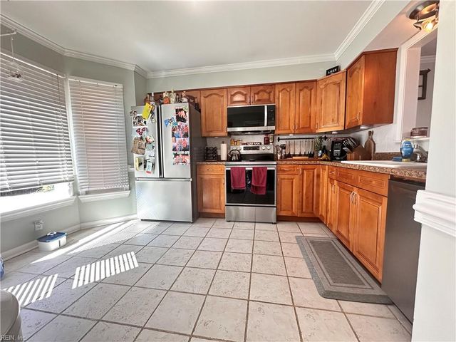 434 Wayman LN, Virginia Beach, VA 23454