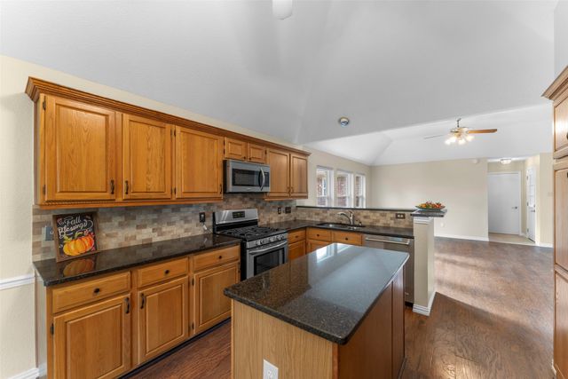 6306 Debbie Circle, Rowlett, TX 75089