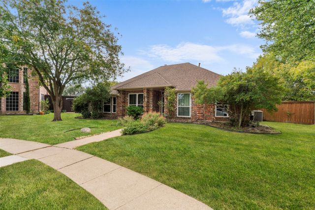 6306 Debbie Circle, Rowlett, TX 75089