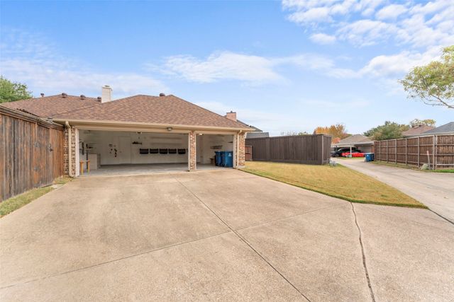 6306 Debbie Circle, Rowlett, TX 75089