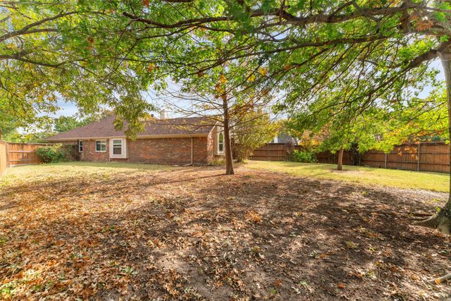 6306 Debbie Circle, Rowlett, TX 75089