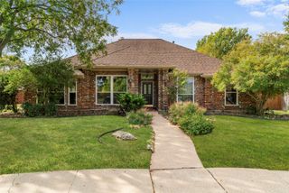 6306 Debbie Circle, Rowlett, TX 75089