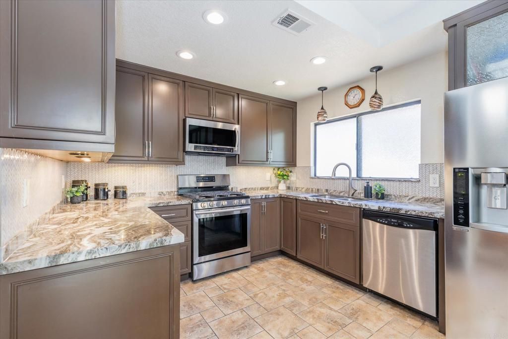 1679 Madrone Glen, Escondido, CA 92027 — exterior