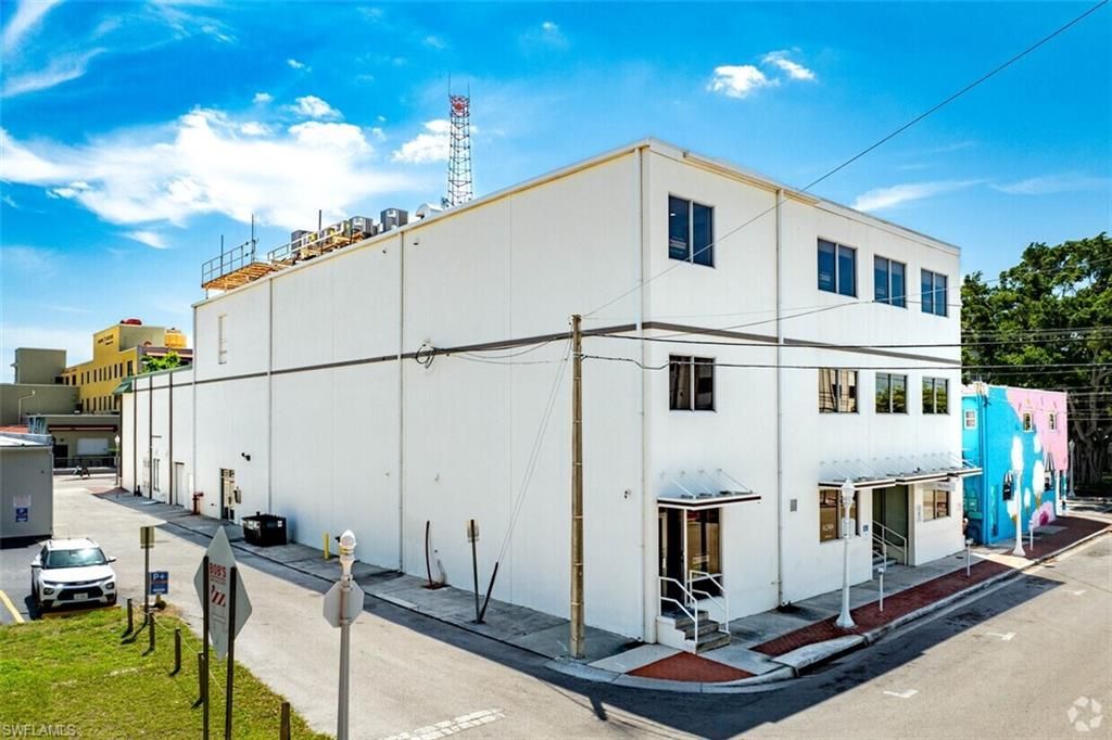2402 Bay ST, FORT MYERS, FL 33901 — exterior