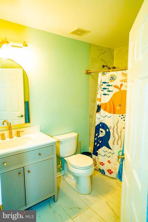 Image 23 of property listing at 5340 WYNDHOLME CIR #109, Baltimore, MD 21229