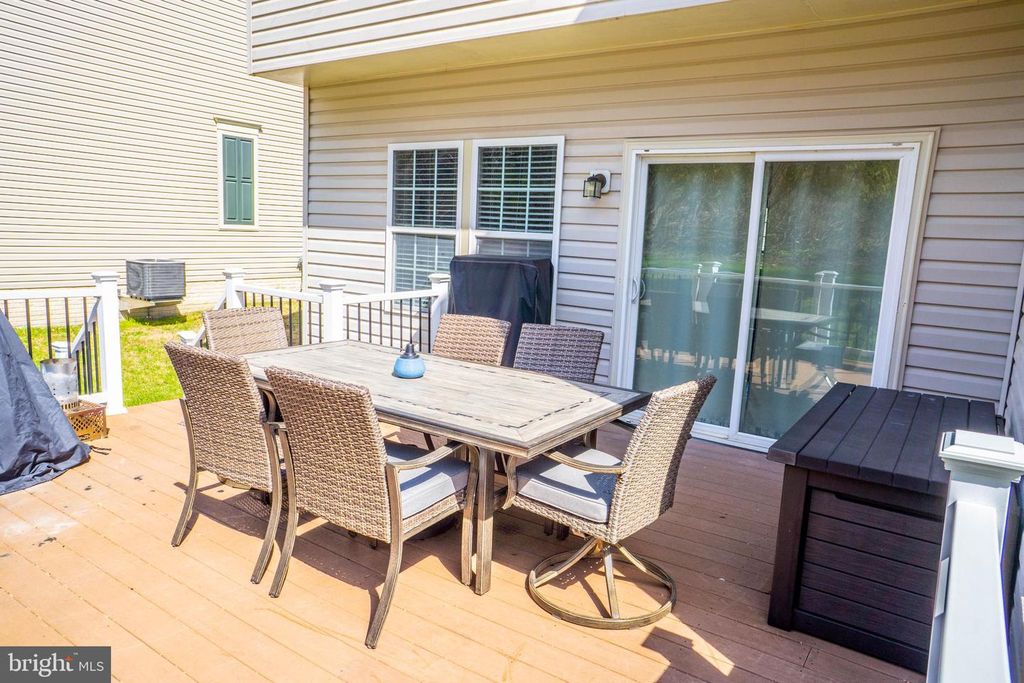 Image 28 of property listing at 5340 WYNDHOLME CIR #109, Baltimore, MD 21229