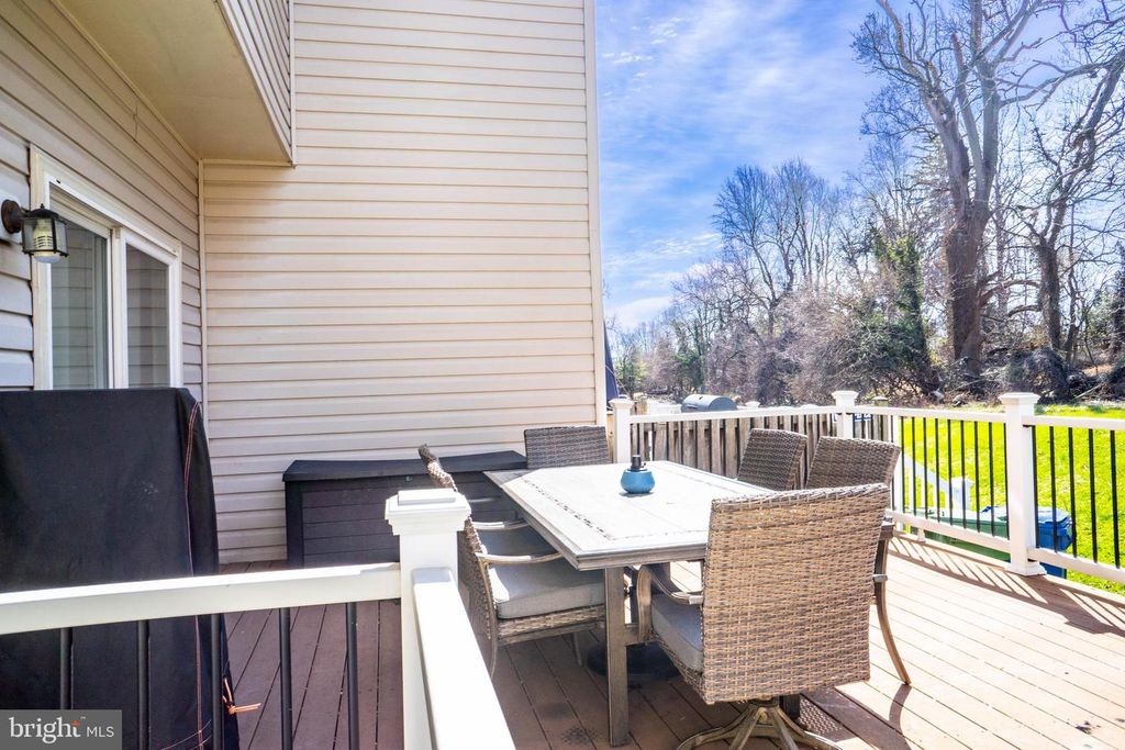 Image 30 of property listing at 5340 WYNDHOLME CIR #109, Baltimore, MD 21229